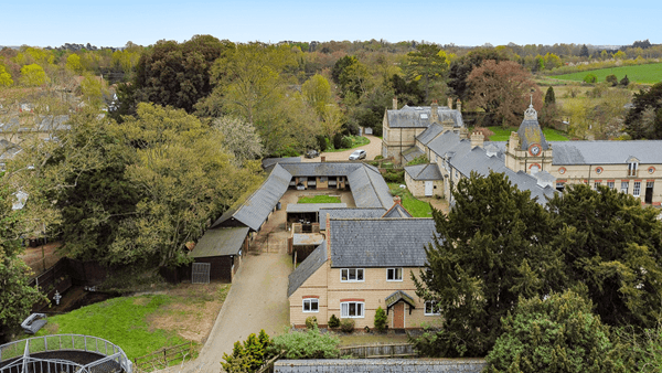 Pond House Stables