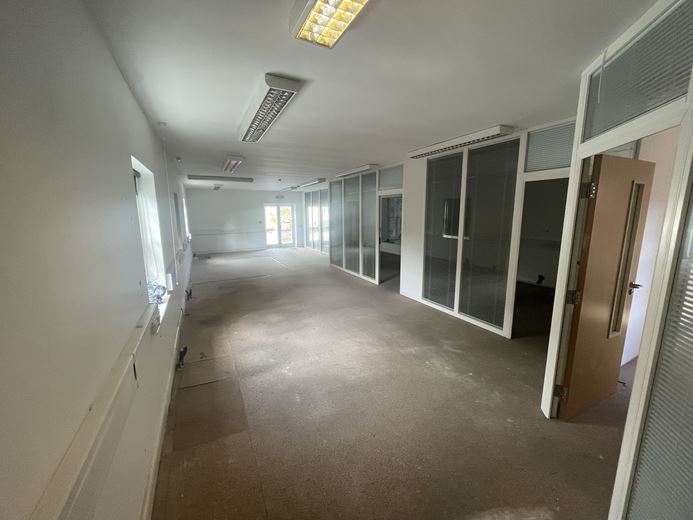 6,004 Sq Ft , 2A Church Square TA1 - Available