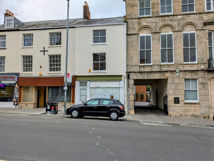 857 Sq Ft , 25 Fore Street TA20 - Available