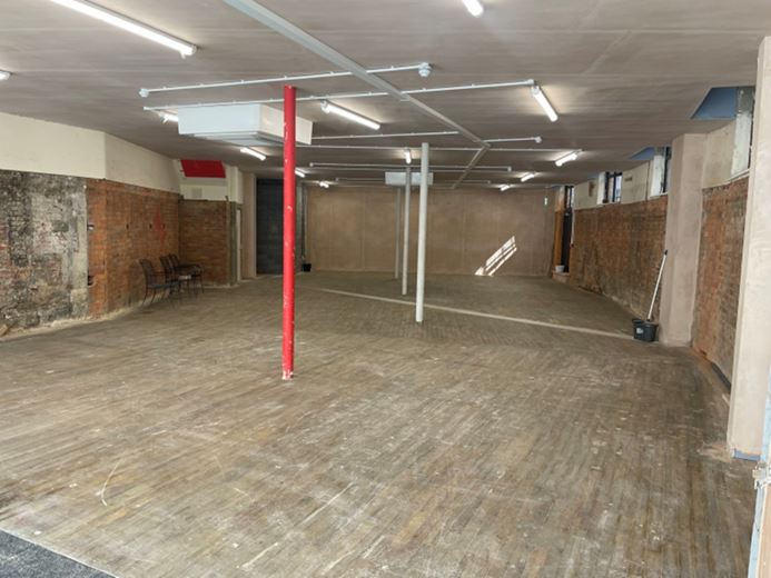 1,922 Sq Ft , 32 Fore Street BA14 - Available