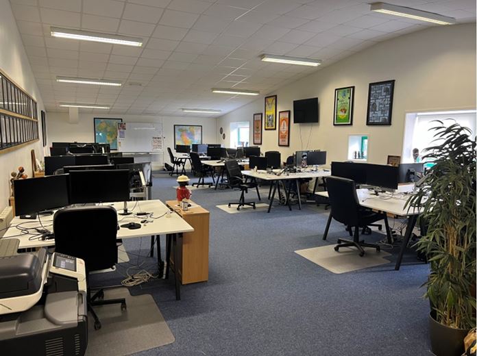 10,325 Sq Ft , Unit 4, Handlemaker Road BA11 - Available