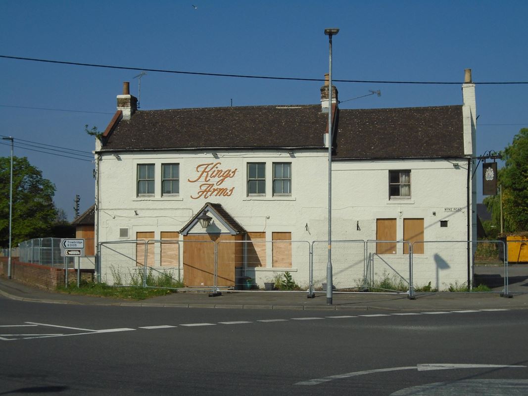 2,856 Sq Ft , Kings Arms Public House, 79 Wyke Road BA14 - Available