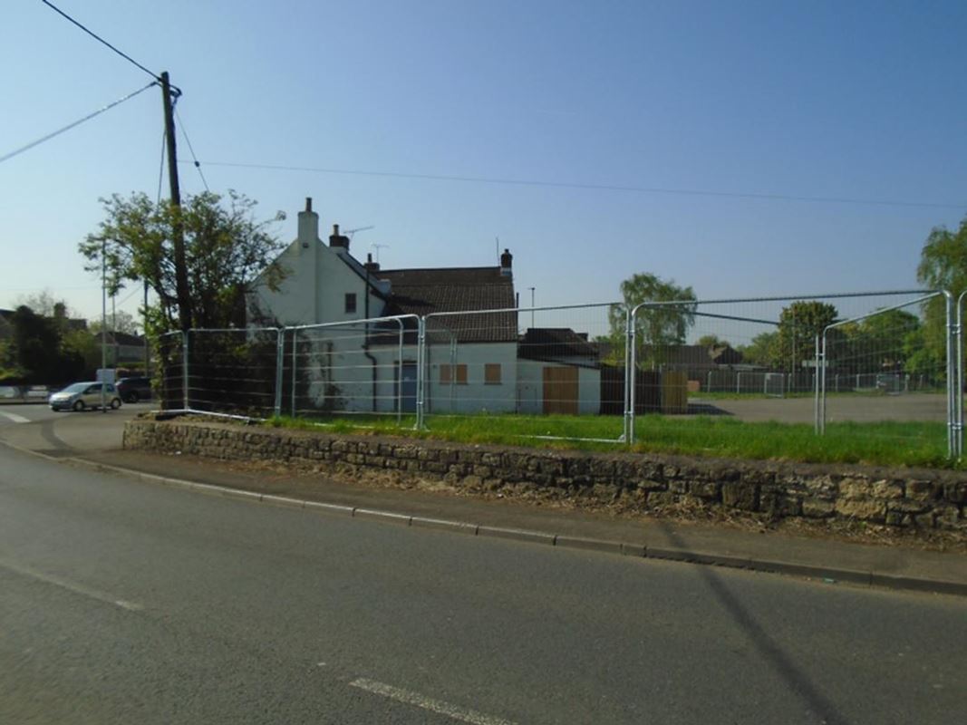 2,856 Sq Ft , Kings Arms Public House, 79 Wyke Road BA14 - Available