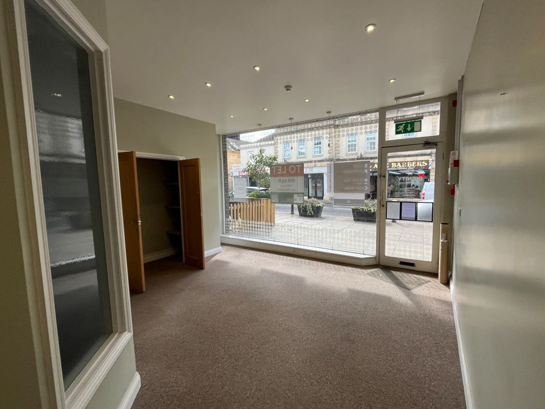 834 Sq Ft , 10 Bank Street SN12 - Available