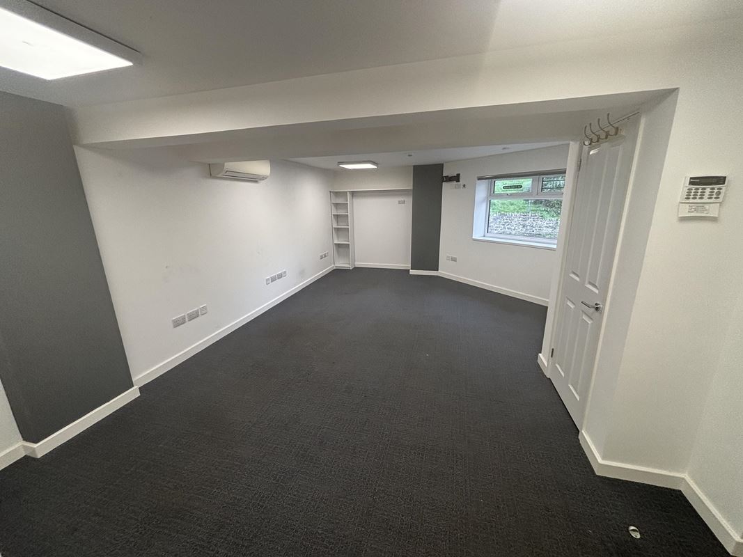 414 Sq Ft , Inno House, Prigg Lane TA13 - Available