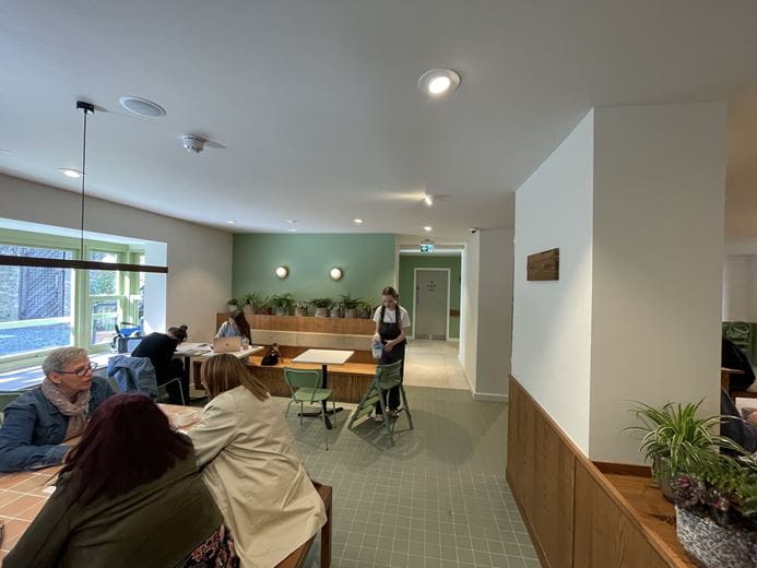 4,056 Sq Ft , 28 , High Street  CB7 - Available