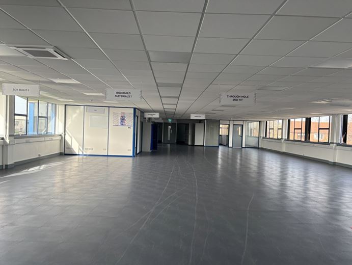 7,121 to 16,062 Sq Ft , 3 & 4 , Challeymead Business Park SN12 - Available