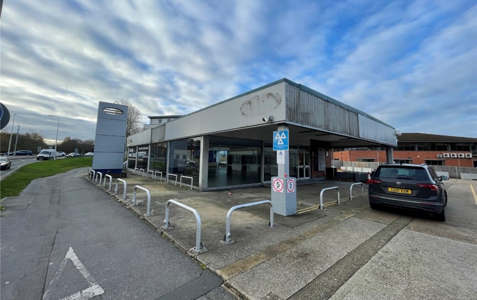 0.84 acres , Former Ford Dealership, Downshire Way RG12 - Sold STC