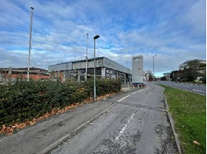 0.84 acres , Former Ford Dealership, Downshire Way RG12 - Sold STC