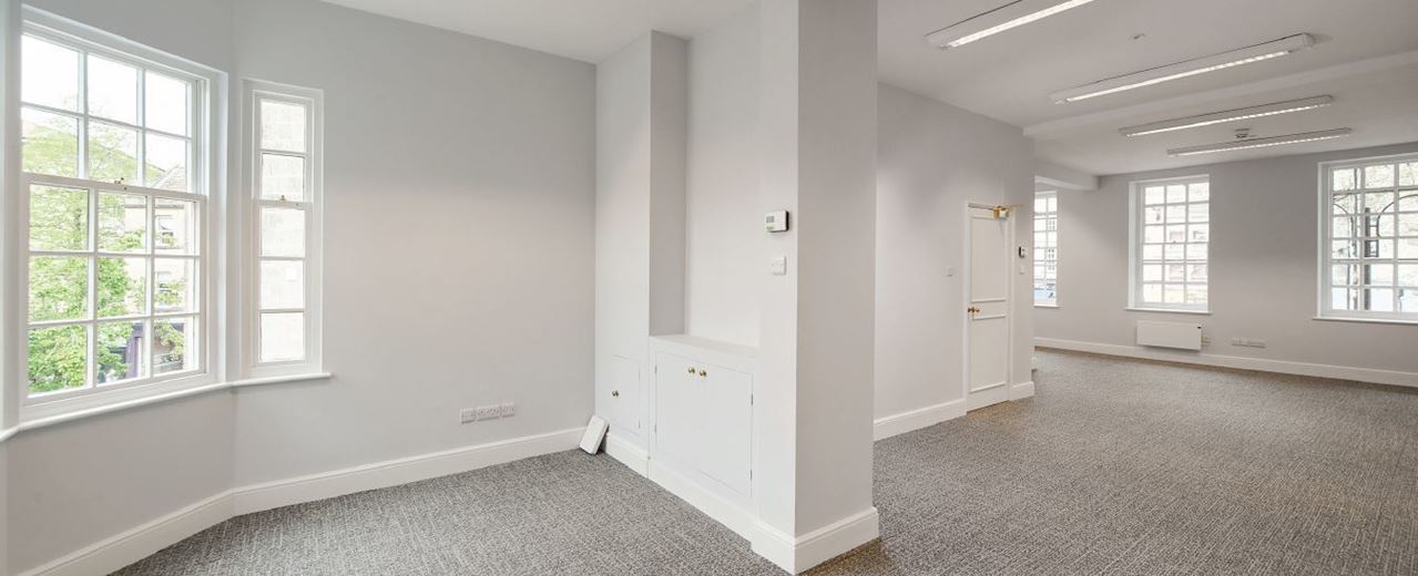 860 Sq Ft , 11a Kingsmead Square BA1 - Under Offer
