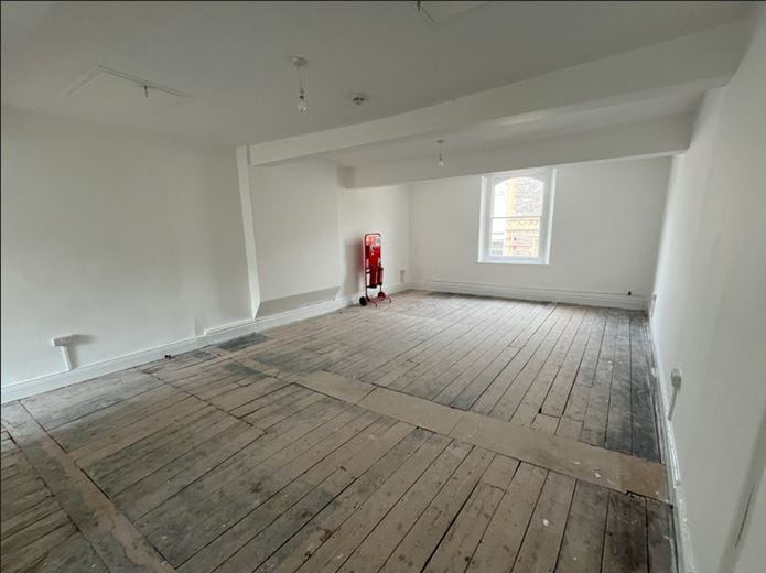 1,272 to 2,205 Sq Ft , 73 High Street BS23 - Available