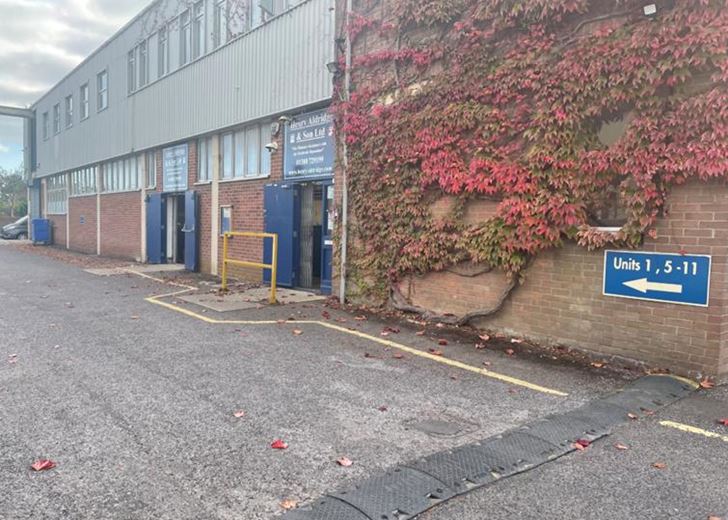 4,655 Sq Ft , Unit 1 , Bath Road SN10 - Available
