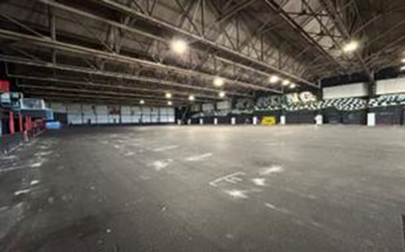 25,000 to 49,029 Sq Ft , Hanger C2, Orbital Road SN4 - Available
