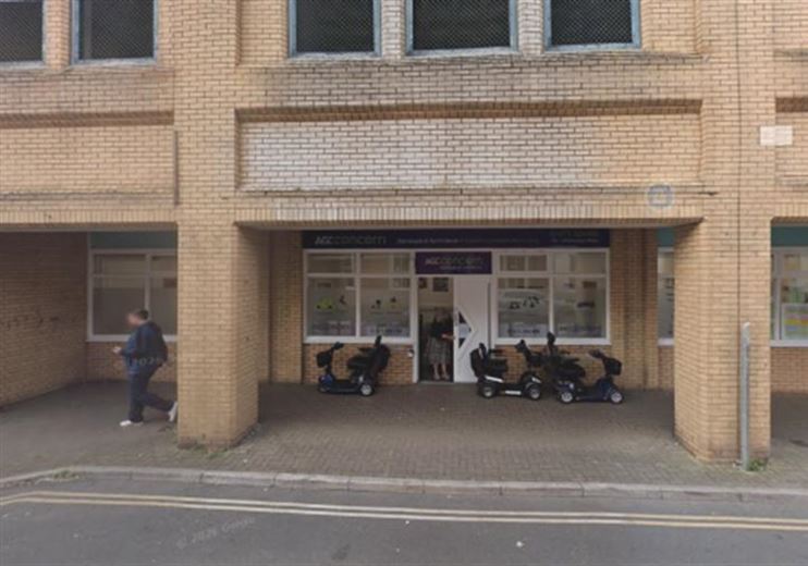 66 Sq M , Boutport Street EX31 - Available