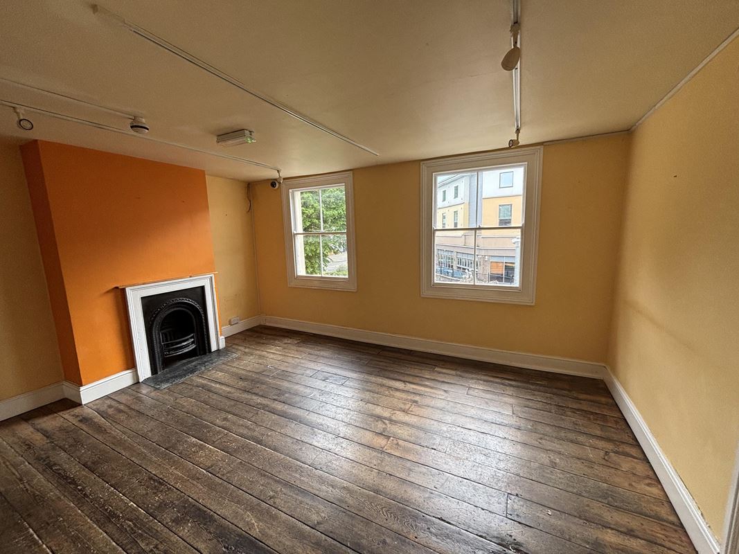  , 6-7 South Western Terrace BA20 - Available