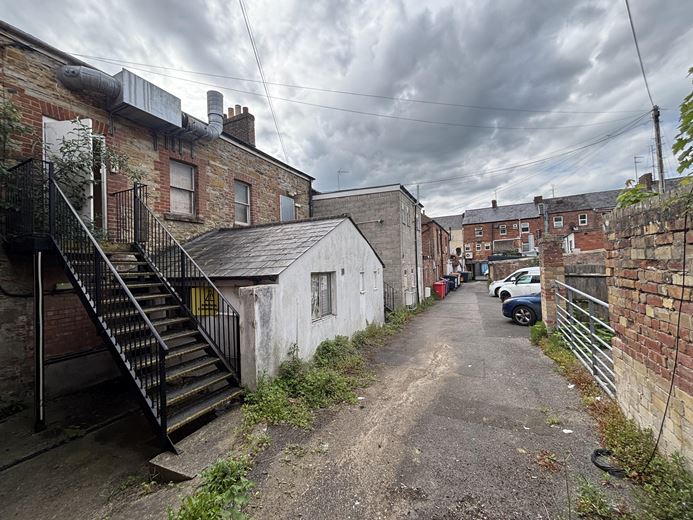  , 6-7 South Western Terrace BA20 - Available