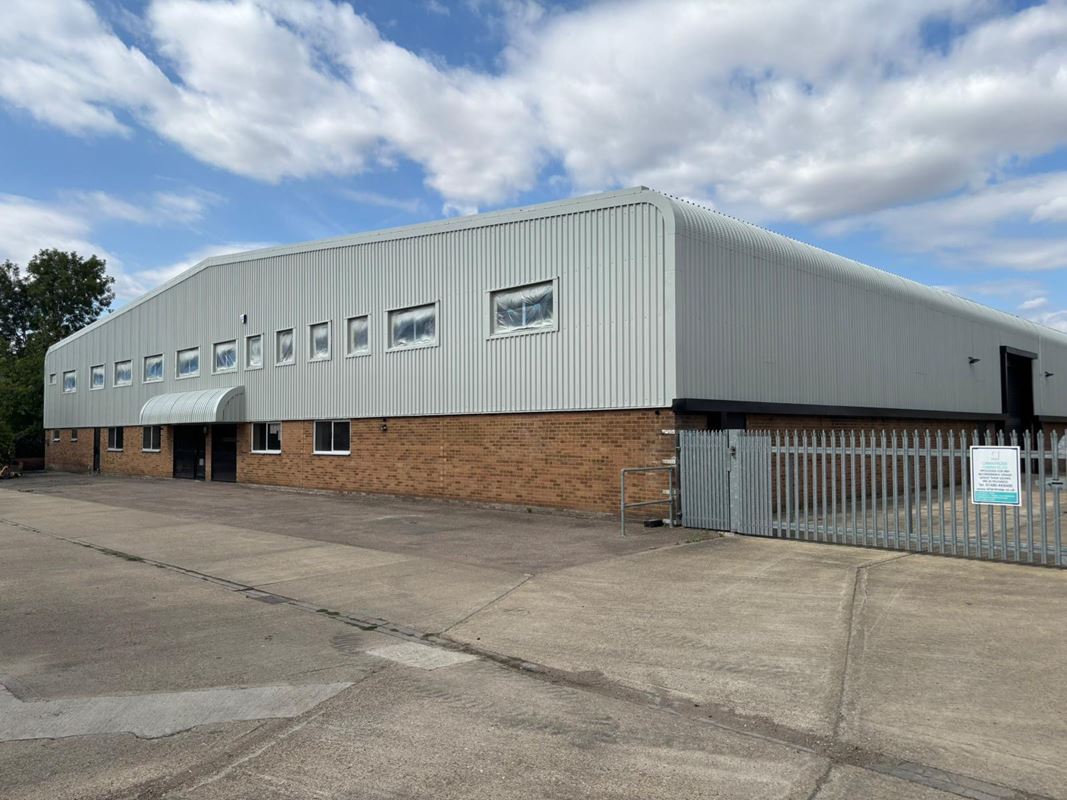 44,684 Sq Ft , 41 Edison Road PE27 - Available