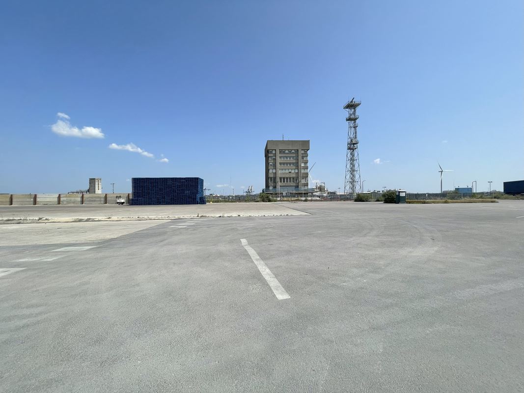 2 to 7 acres , 7-Acre Class 1 IOS Site, Northfleet DA11 - Available