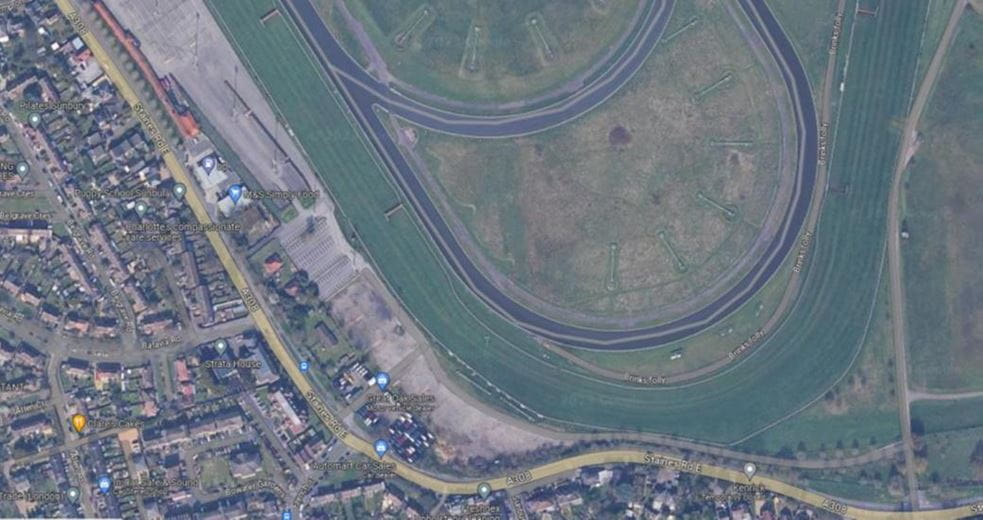 10 acres , Kempton Park Racecourse, Staines Road East TW16 - Available