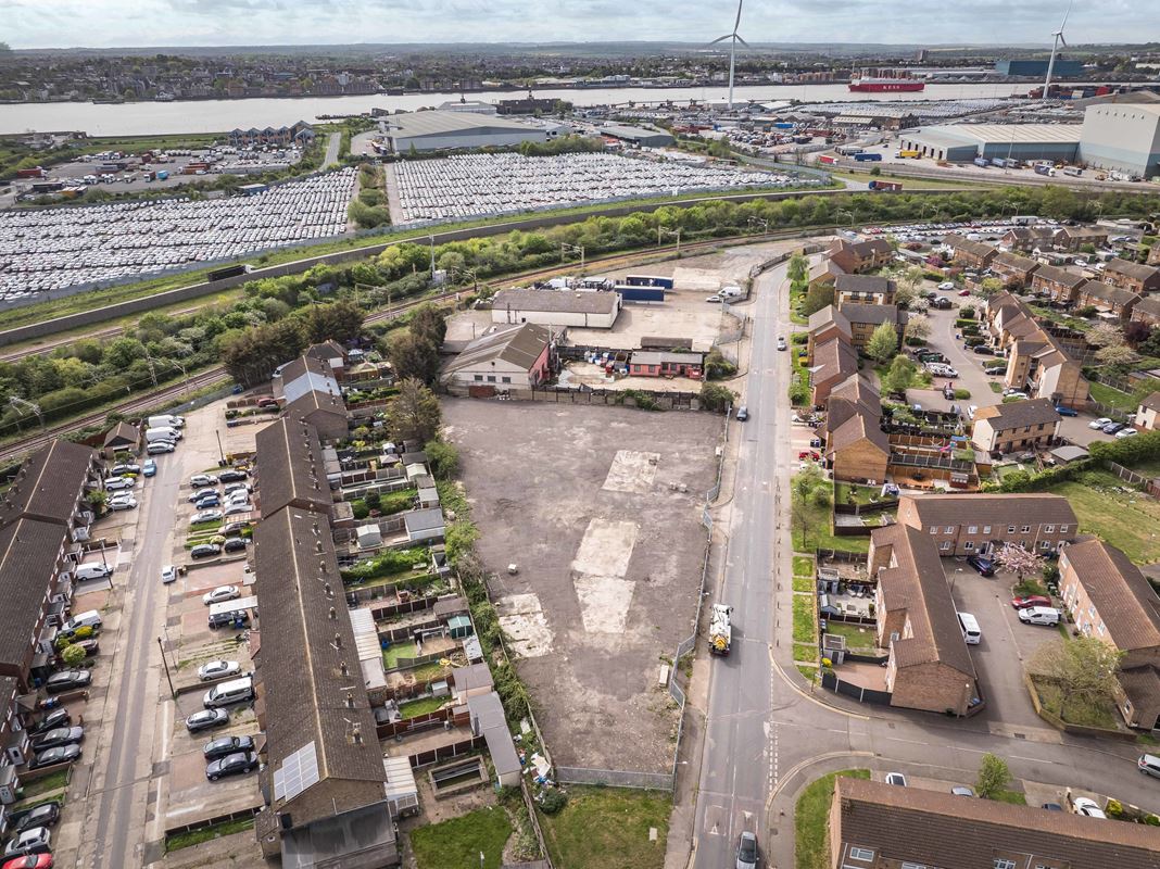 0.465 acres , Unit K, Hume Avenue RM18 - Available