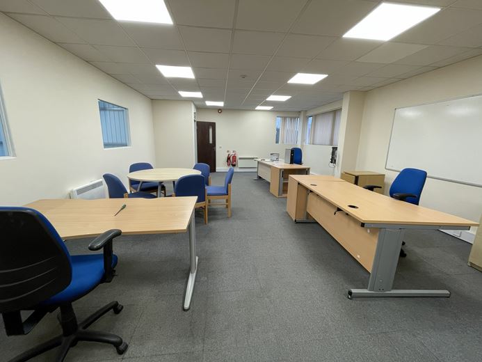 2,254 Sq Ft , Unit 16 Glenmore Business Centre OX29 - Available