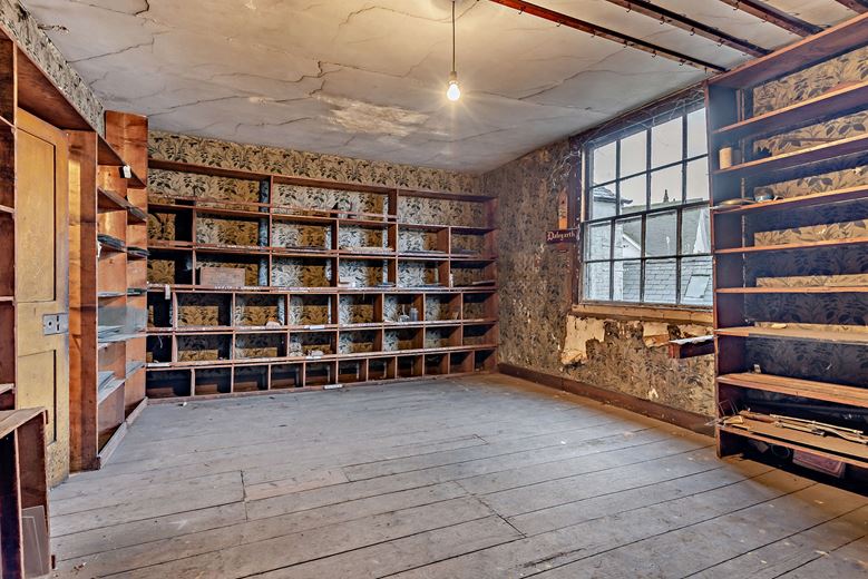 5,285 Sq Ft , 6-7 Bull Ring SY8 - Available