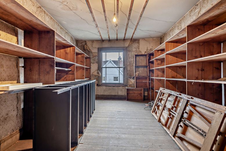 5,285 Sq Ft , 6-7 Bull Ring SY8 - Available