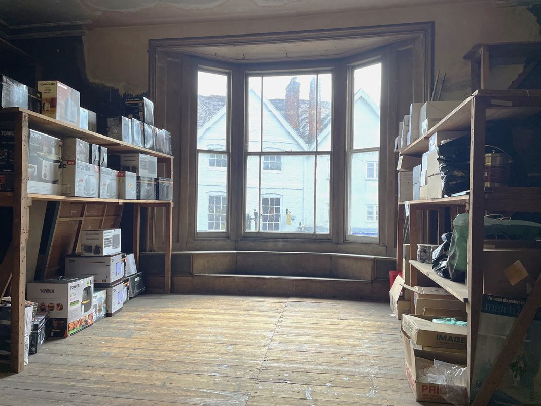 5,285 Sq Ft , 6-7 Bull Ring SY8 - Available