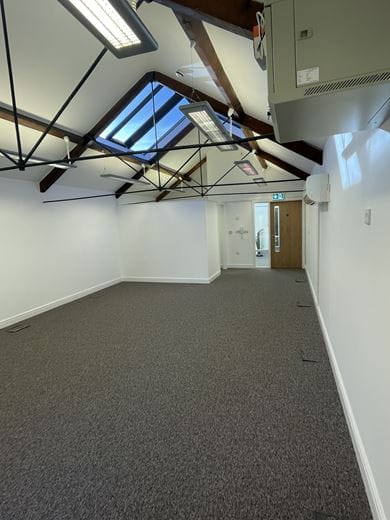 522 Sq Ft , Kirtlington Business Centre OX5 - Available