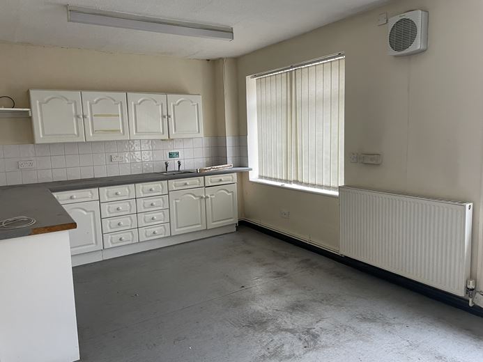 9,909 Sq Ft , 4 Midland Street M12 - Available