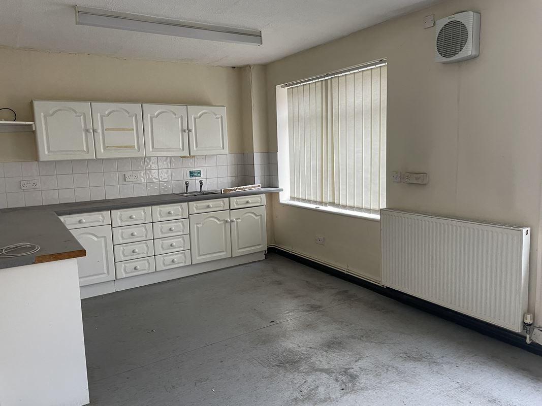 9,909 Sq Ft , 4 Midland Street M12 - Available