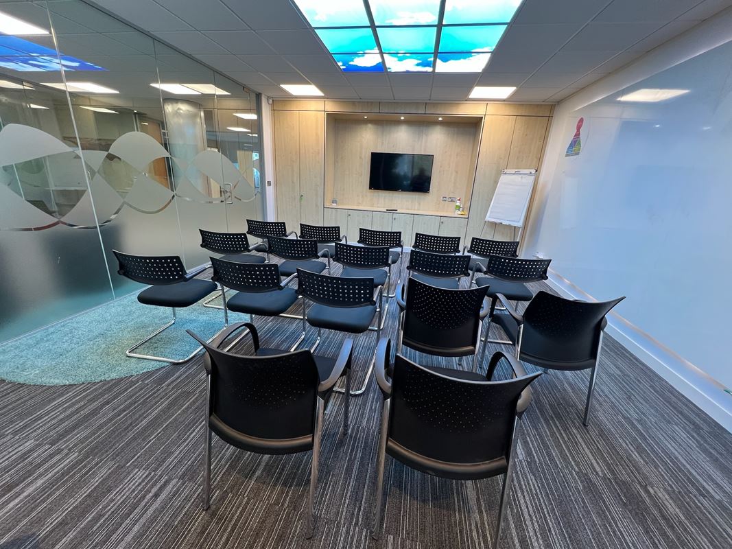 3,939 Sq Ft , Cardale Park HG3 - Under Offer