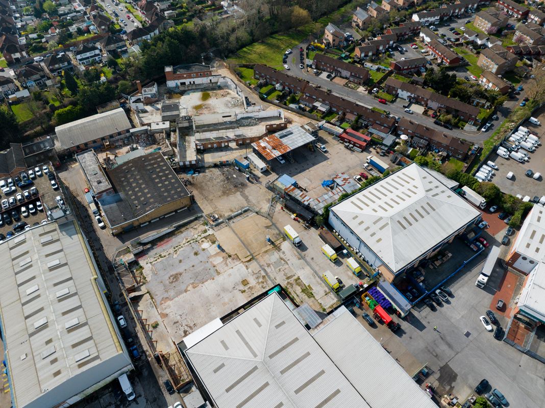 0.1 acres , Croydon CR0 - Available