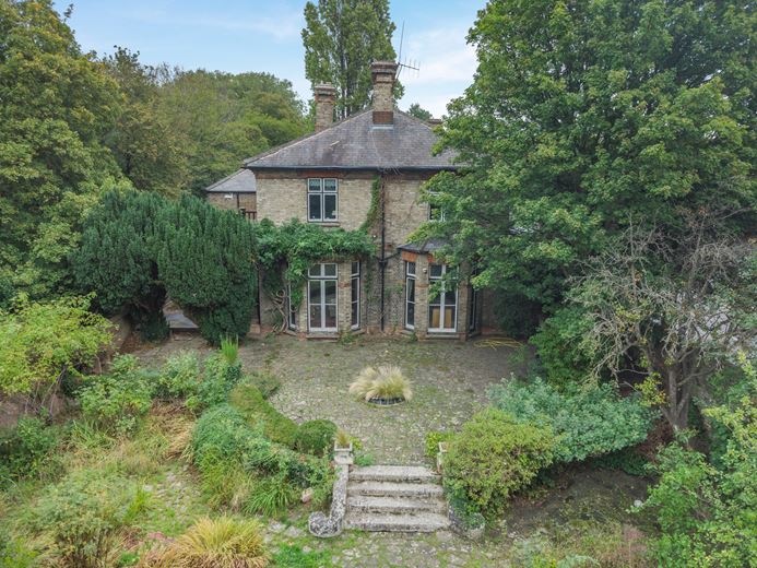 8,276 Sq Ft , 130 & 136 Roehampton Vale SW15 - Available