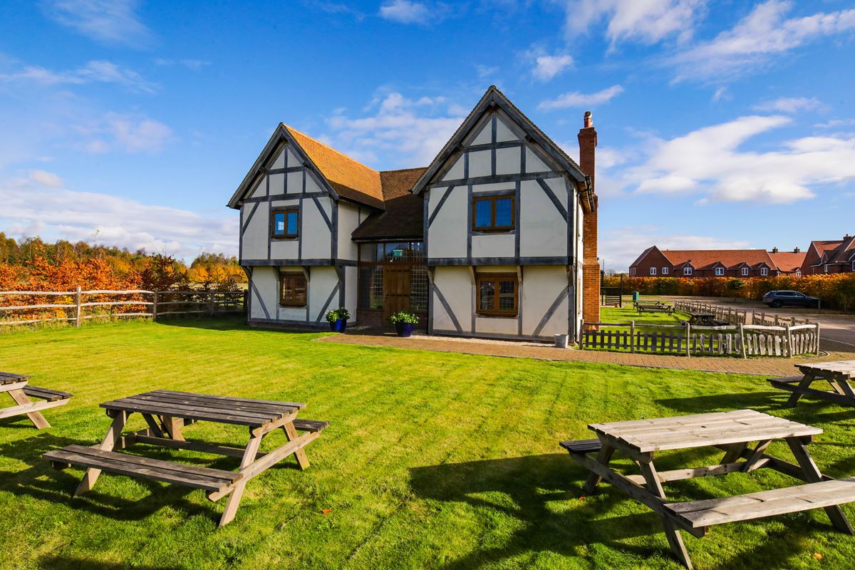 4,623 Sq Ft , The Farmhouse OX13 - Under Offer