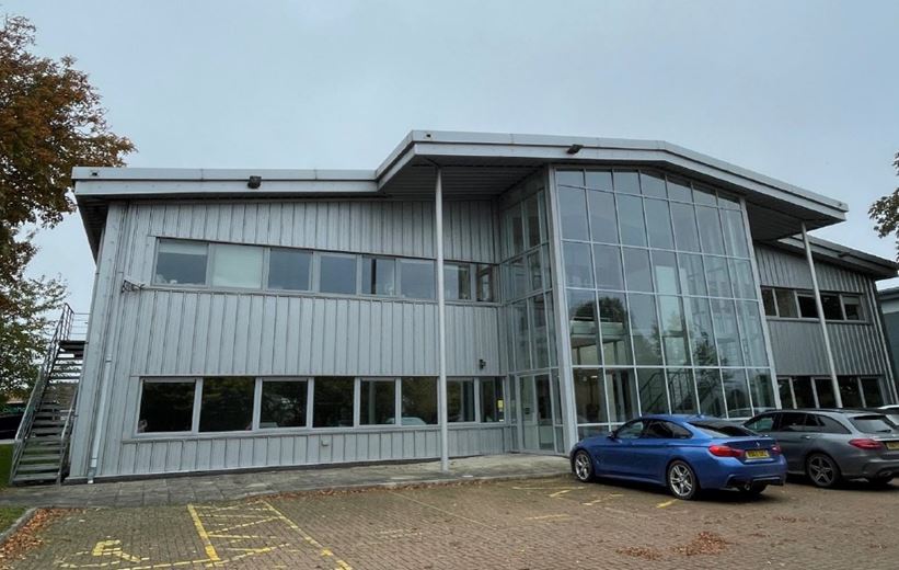 17,677 Sq Ft , Unit 20 Grove Business Park OX12 - Available