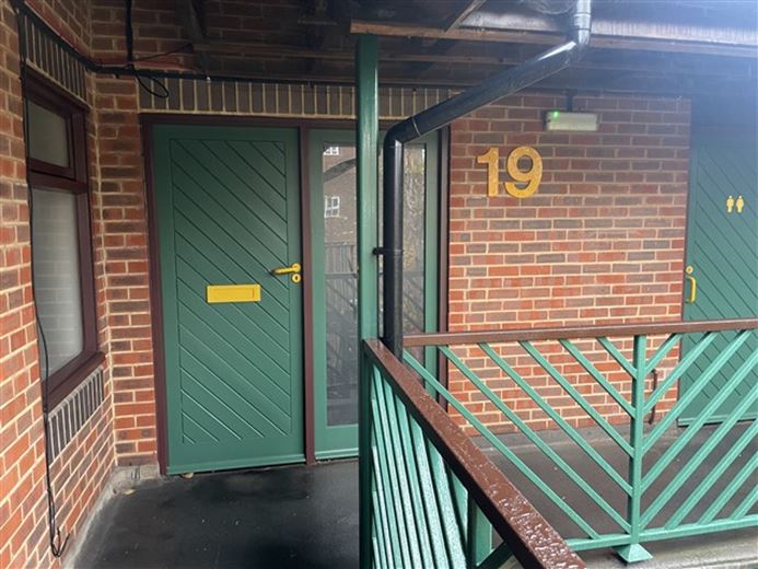  , 19 City Business Centre SO23 - Available