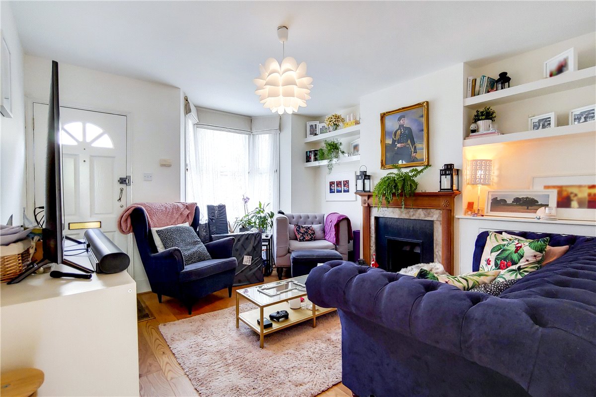 2 bedroom cottage, Beverley Path, SW13 - Let Agreed