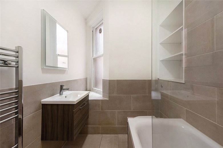 1 bedroom flat, Elm Bank Mansions, The Terrace SW13 - Let Agreed