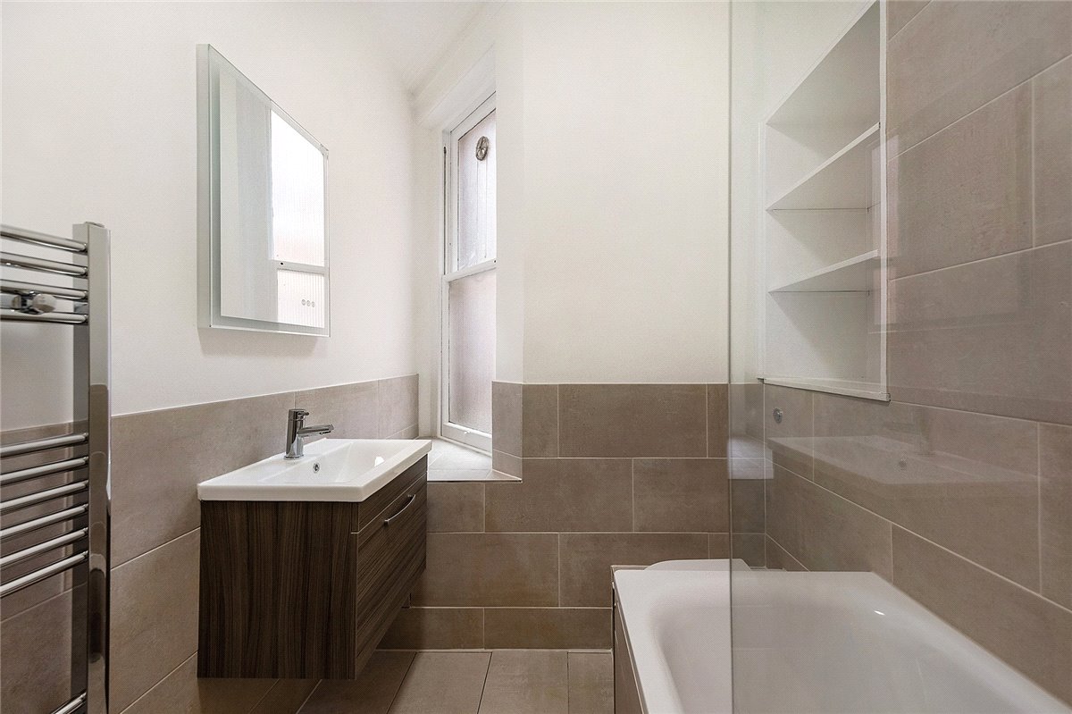 1 bedroom flat, Elm Bank Mansions, The Terrace SW13 - Let Agreed