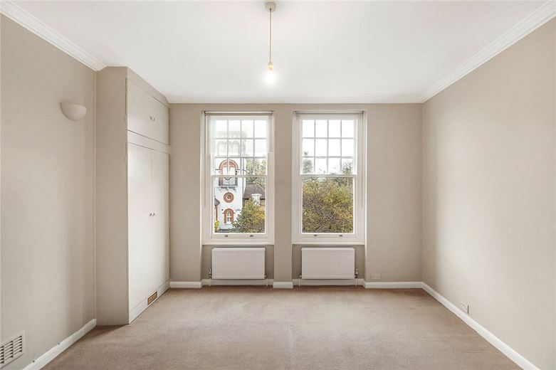1 bedroom flat, Elm Bank Mansions, The Terrace SW13 - Let Agreed