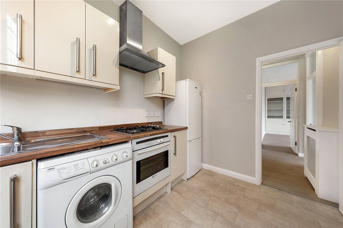 1 bedroom flat, Elm Bank Mansions, The Terrace SW13 - Let Agreed