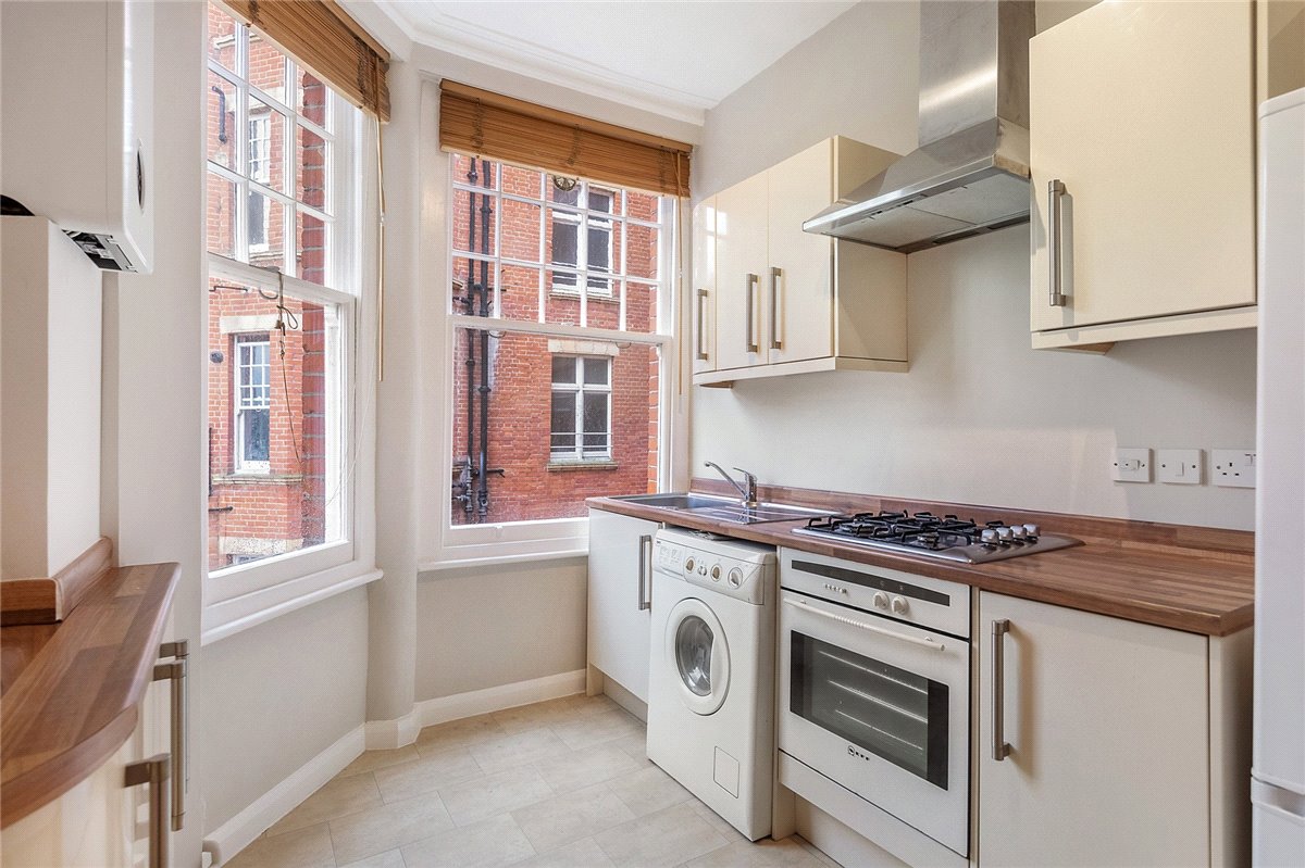 1 bedroom flat, Elm Bank Mansions, The Terrace SW13 - Let Agreed