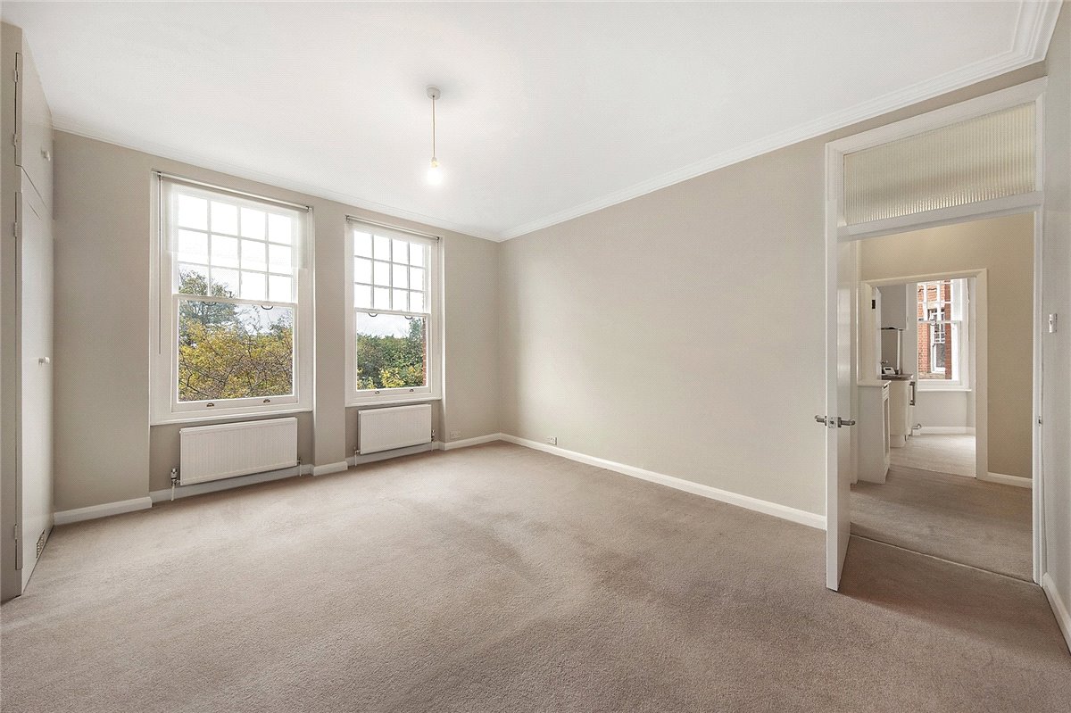 1 bedroom flat, Elm Bank Mansions, The Terrace SW13 - Let Agreed