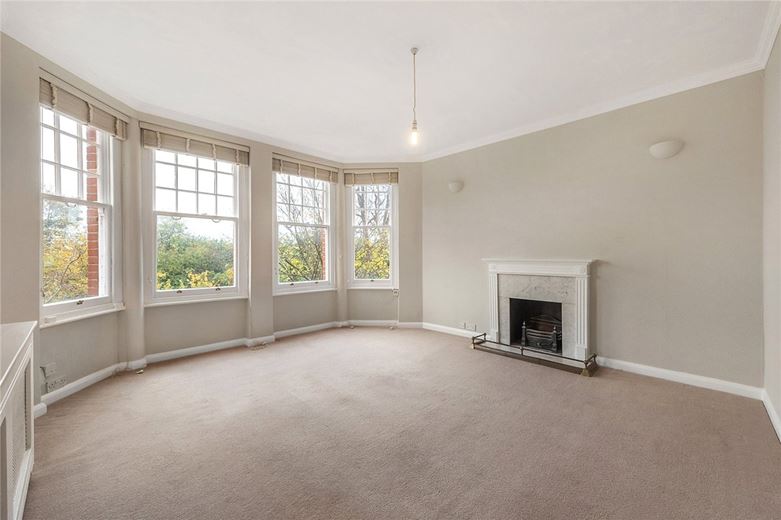 1 bedroom flat, Elm Bank Mansions, The Terrace SW13 - Let Agreed
