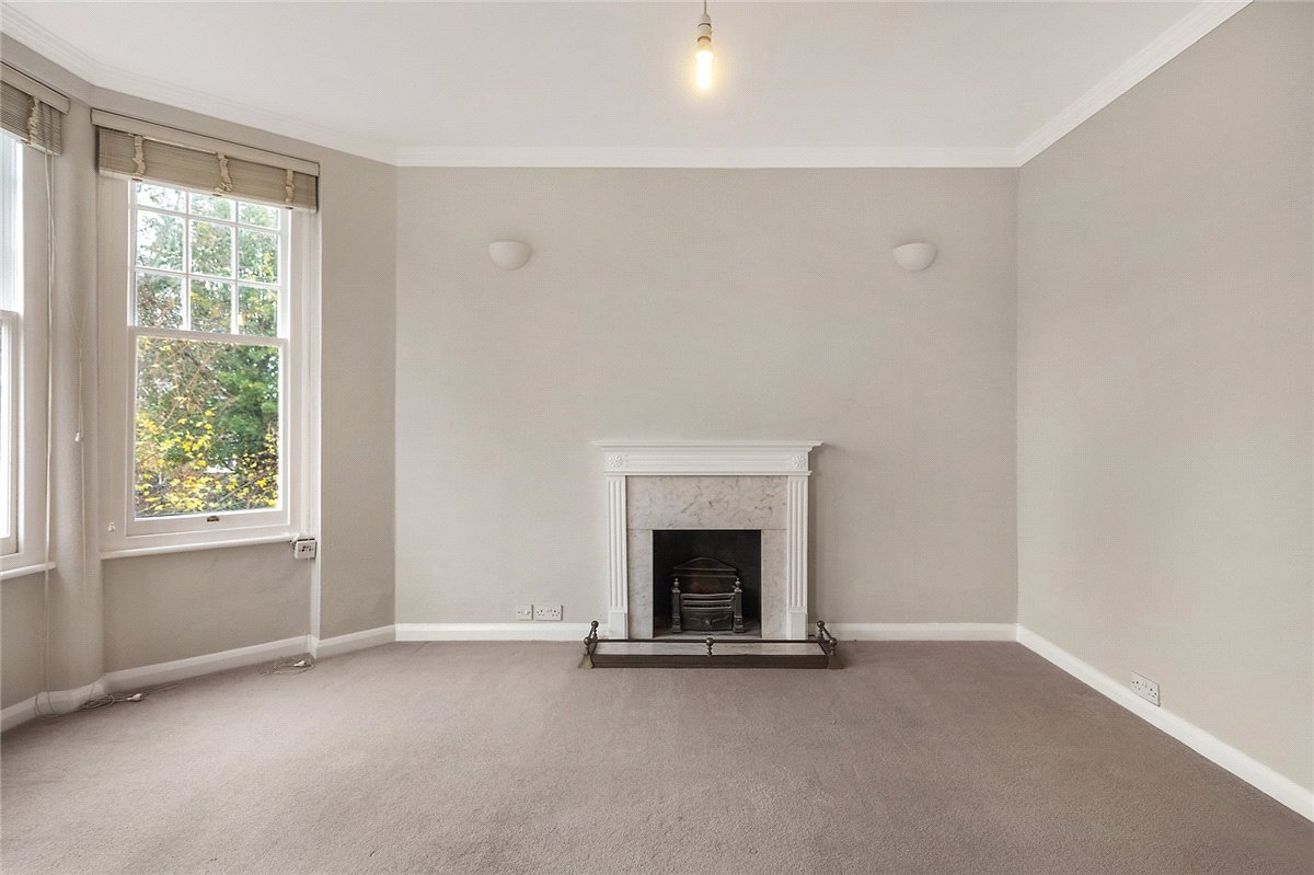 1 bedroom flat, Elm Bank Mansions, The Terrace SW13 - Let Agreed