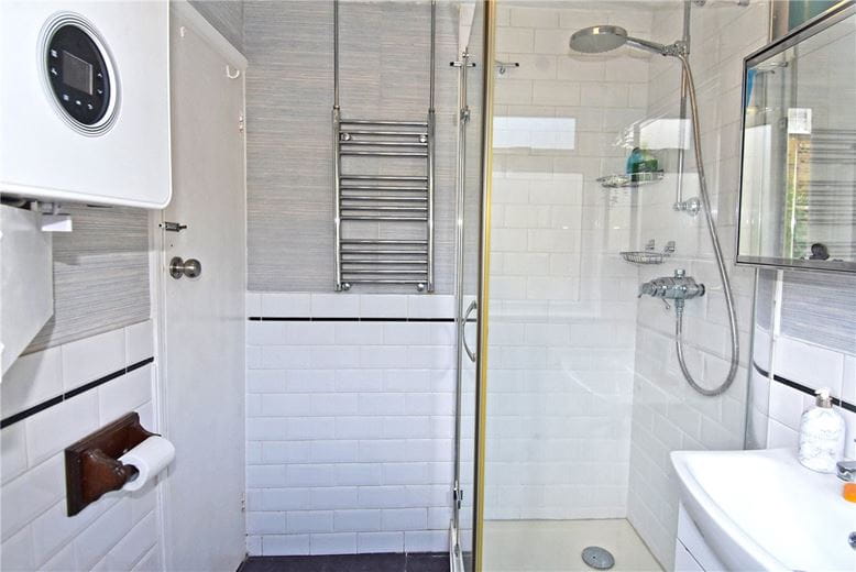 2 bedroom cottage, Field View Cottage, Craig Road TW10 - Available