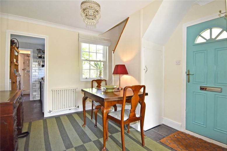 2 bedroom cottage, Field View Cottage, Craig Road TW10 - Available
