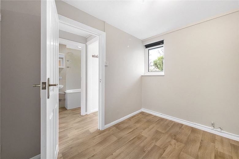 2 bedroom flat, The Hermitage, London SW13