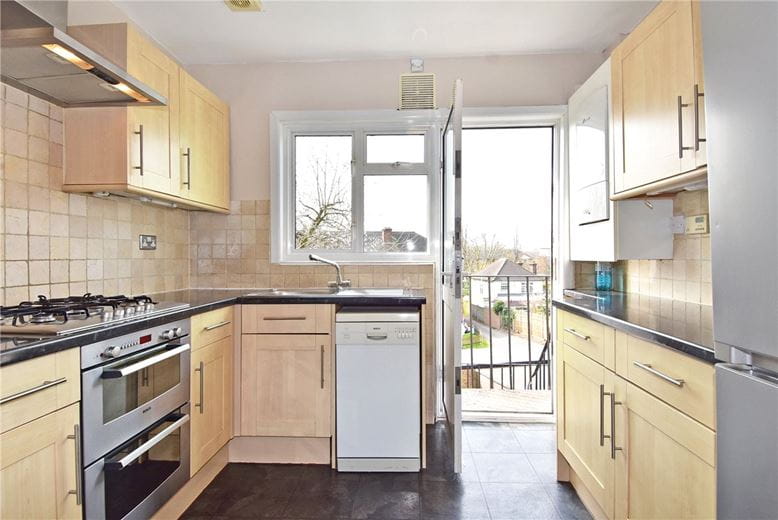 2 bedroom flat, Lancaster Close, Kingston upon Thames KT2 - Let Agreed